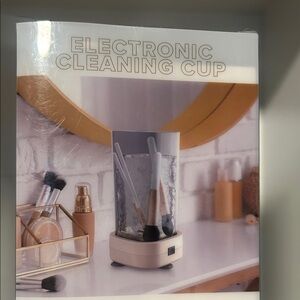 Electronic Cleaning Cup -  Makeup Brush Cleaner